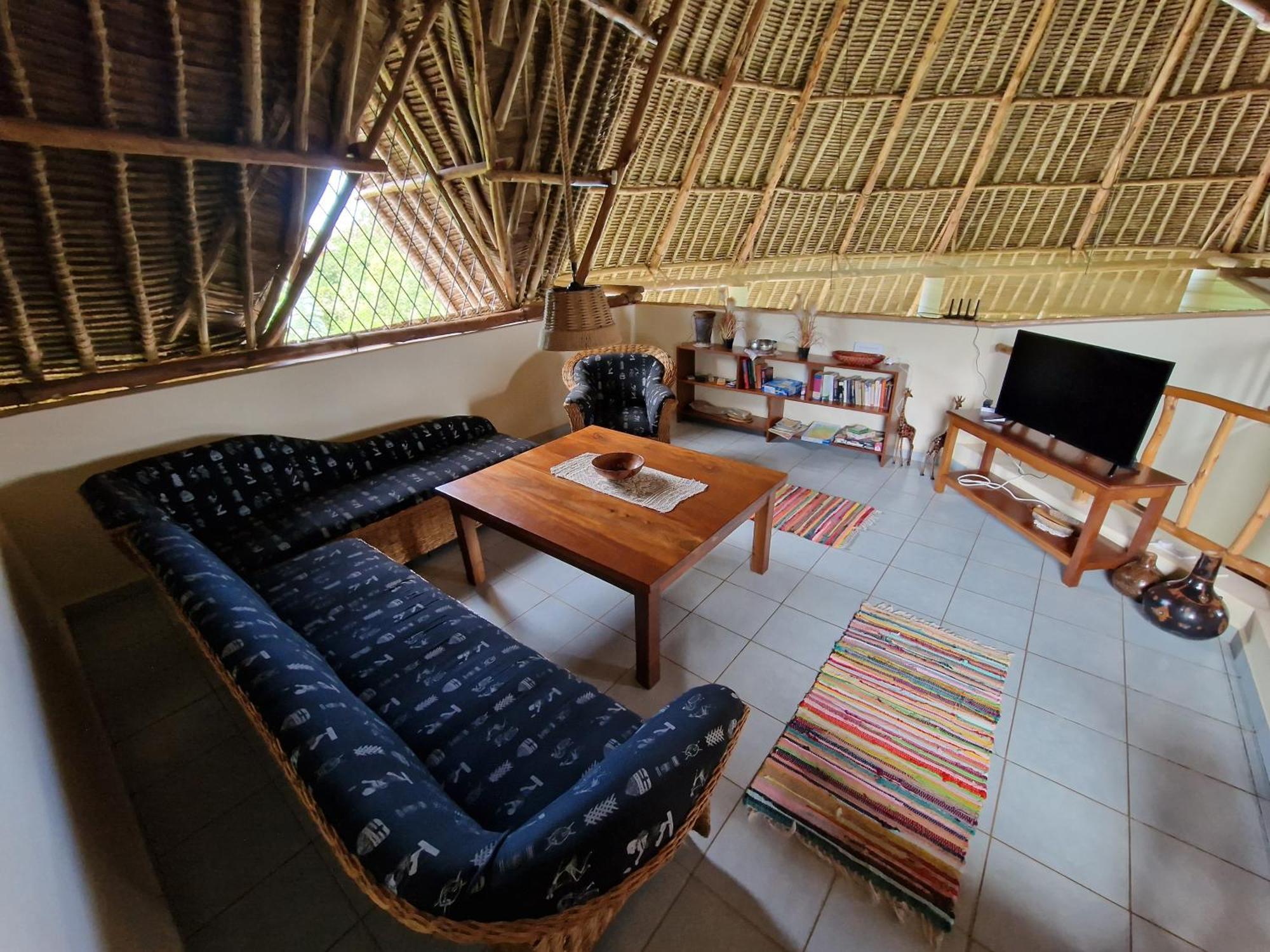 Paradiesische Villa Maisha Mazuri Mit Pool. Terrasse Und Personal เดียนีบีช ภายนอก รูปภาพ
